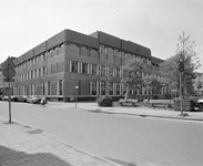 859488 Gezicht op het psychiatrisch ziekenhuis van de Willem Arntsz Stichting (Lange Nieuwstraat 119) te Utrecht.
